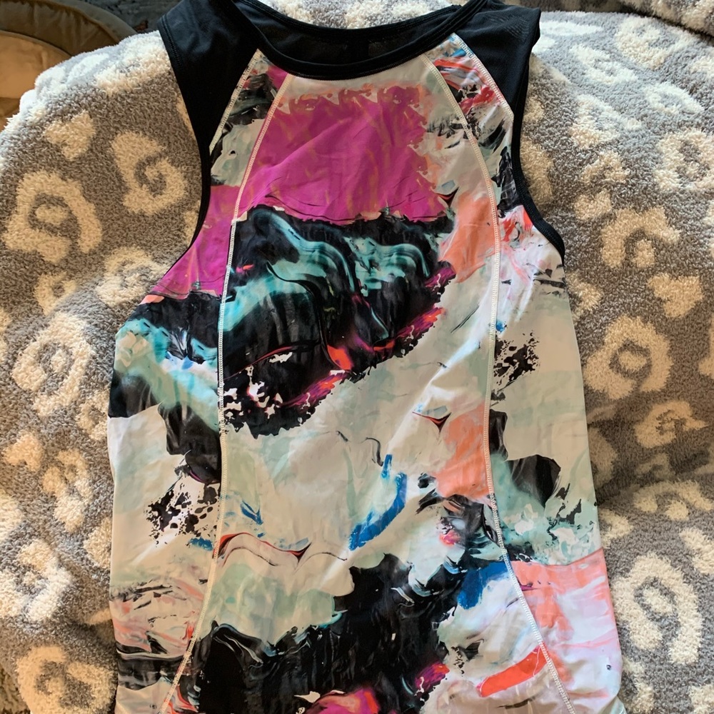 Lululemon top